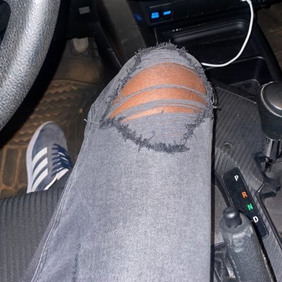 Robbiee_101's profile picture. 