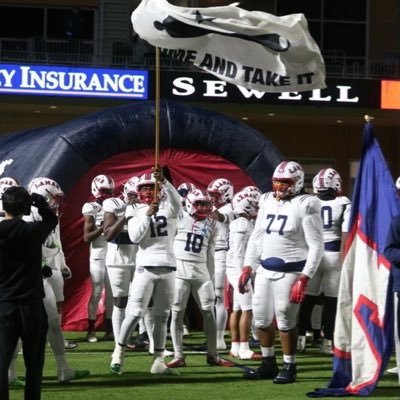Cisco college! 3 years of eligibility Houston Touchdown club player of the year finalist qb ‘2023 Qb / 6’1 /195 /#FTF🤞🏾/ #AGTG/ #GHOD #DBK