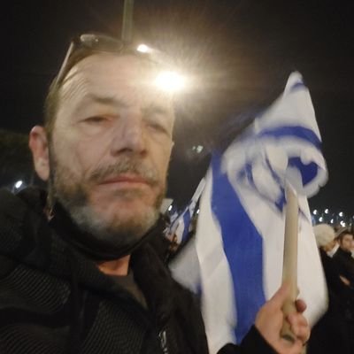 יהודי ישראלי ימני גאה
חייל בכוחות האופל שתמיד מחזיר עוקב
ארץ ישראל לעם ישראל