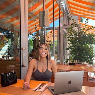 Model | Personal Trainer | Investor | Bitcoin Fx🪙 | Tradehouse📈
📍 USA🇺🇲
Lets Invest 💰 | Dm Me And Earn $3,500 Daily 💎