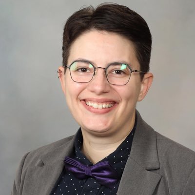 Pediatric audiologist @MayoClinic, proud GallAuDet alum, fighting for accessibility and inclusion for all, they/them 🦻🤟 (RT≠endorsement, tweets mine etc.)
