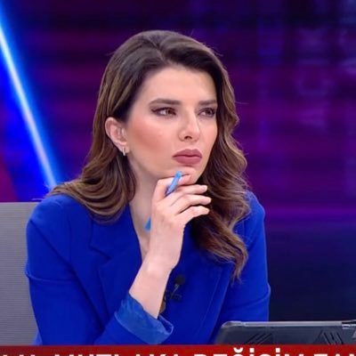 senaalkan's profile picture. • Mother • Journalist • News Anchor @haberturk • Hafta içi 10-12 #ParaGündem • Advocating for what’s left of humanity •