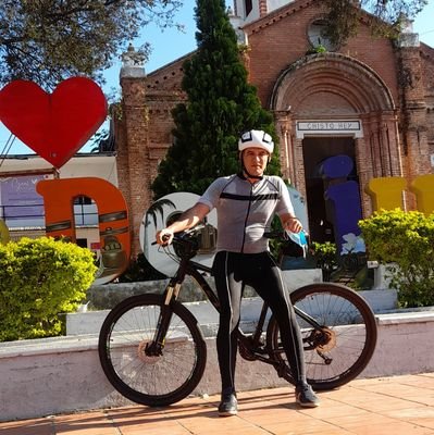 Mi Familia😍,
Amante del Deporte , El fútbol ⚽ , Ciclismo 🏍 y de los Perros 🐾🐩🦮🐕🦺
Autor y Escritor de la Página de : Conozcamos A Cúcuta, en Facebook .