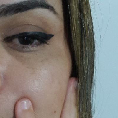 👨👩👦🧩🐝🏜🎮📚🕯🎶🌬🌊🥊
Toda vez que me sinto insegura,
lembro das situações em que subestimei a minha força!