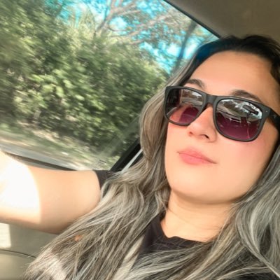 Contadora publica, Funcionaria del Hospital JIRT, Magister en gerencia financiera, madre de Isabella y Axel 👨👩👧👦 muy agradecida con Dios!!!