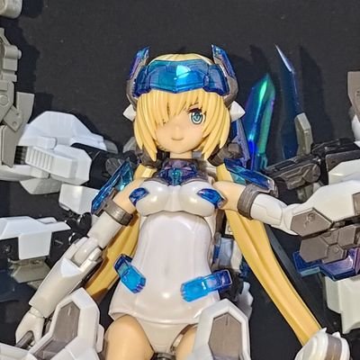 台湾人です、最近日本にいます
母国語は中国語だが、日本語もすこしできます
ウマ娘、美プラ、FGOなどやってる