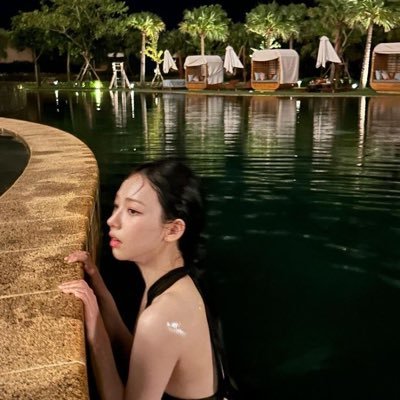 crdoissant's profile picture. 🎓 future Unpad student (manifesting 🤍)                                                🌸 aesthetic notes & nightly breakdowns 🗓️ class of 2026 | mood: ✍️ + ☕