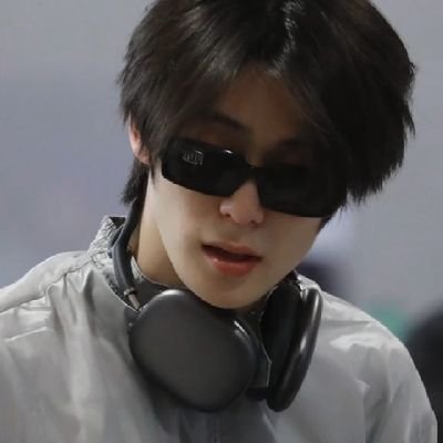 Jokiin disini aja kak tugasnya, dijamin terpercaya seperti ketampanan jaehyun!🙌