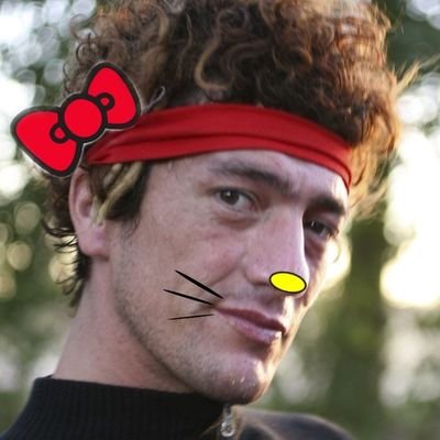 false_miracle's profile picture. ya no estoy en la mierda pero sé cómo huele