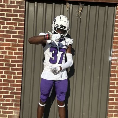 HC: Obbie James |6’0 185| OLB @Cleveland Central 💜🖤 C/O ‘26 🎓 (662) 588-9893 📲