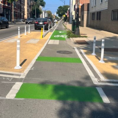 Hi, I’m a *new and improved* bike lane. @chicagodot, please make me protected west of Western and extend me all the way to Austin! 🥹👉🏻👈🏻