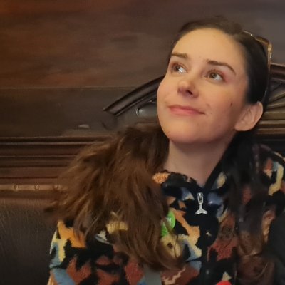 SoaBolinha's profile picture. Interrumpo sin querer y cuando es mi turno no sé que decir. Me gustan los helechos.