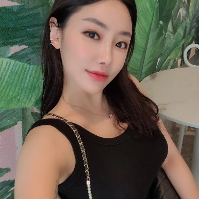 Name: Wang Xiaolu English name: Lulu
Nationality: Born in Taiwan Date of Birth: 1988/10/02 35 Years Old Animal Sign: Dragon Blood Type: O Constellation: Taurus