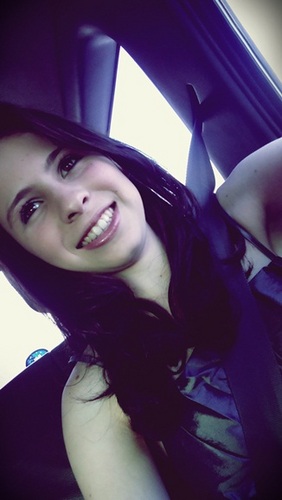 Prazer, sou uma garota cheia de defeitos. :) 
http://t.co/h2eUxkyCJB
