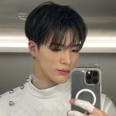 malfoygyu's profile picture. ⁀➷ foolishly, completely, falling for #JENO 🎸🎧