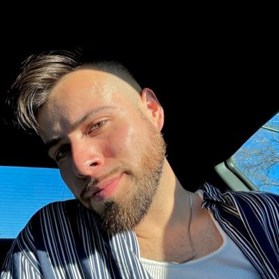 estebxnsito's profile picture. ◡̈