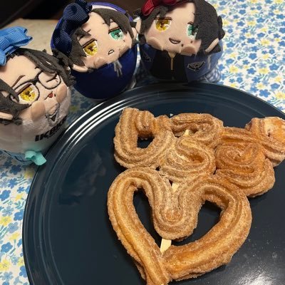 eboneymetsmaq's profile picture. もちじろメインの画像投下アカウントです/とっくに成人済み/じろちゃん推しのオフクロ/人見知りですがもち・ぬいママさんと繋がりたいです◡̈⃝