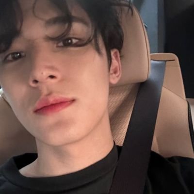 ⓘ This user loves mingyu and minghao so much (🍒🐰🐯)