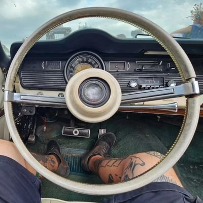 MusicSnobb's profile picture. Pedals on my feet, petrol in my veins, music in my ears, scribbles on my body.