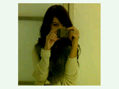 rosyOchiey's profile picture. 