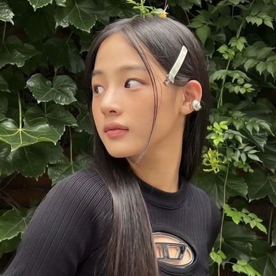 #𝐂𝐘𝐁𝐄𝐑 : orgnya tertutup, terbuka klo mandi