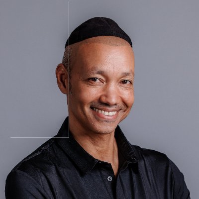 ICF-certified Executive Coach, Innovative Tech Enthusiast, Surinamese world citizen, proud Afro-Chinese S&P Jew, nature lover, #RetailTech #Sustainability