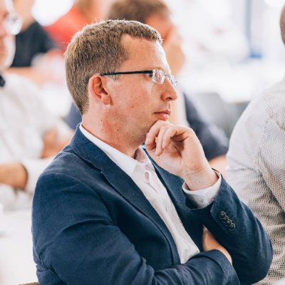 Passie voor landbouw: beleidsmedewerker SALV - strategische adviesraad landbouw en visserij; al eens op een tractor te vinden; landbouwhistoricus in vrije tijd