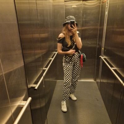 cynicalcherry_'s profile picture. 🌈-scum of solo q-

🌲🌲🌲🏕️🌕🌲🌲🌲
🐱🐠
Gibt ab und zu mal tilt streams auf twitch