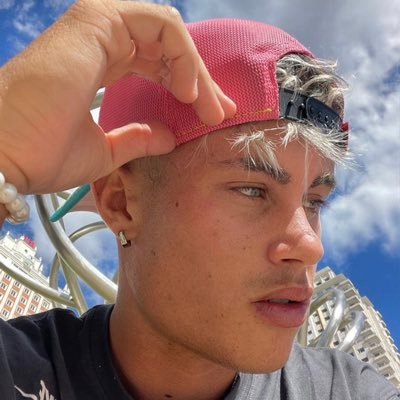 Valen3238921271's profile picture. i go LIVE every day😏👇