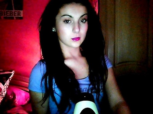 Beauty_Loriana's profile picture. -Vous êtes toujours d'aussi bonne humeur, mademoiselle ? 
-Je vais vous dire mon secret, cher monsieur, je suis amoureuse ! 
J. ; ♥