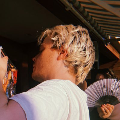 notdavidfrew's profile picture. a human (mostly made of water though so doesn’t even count)