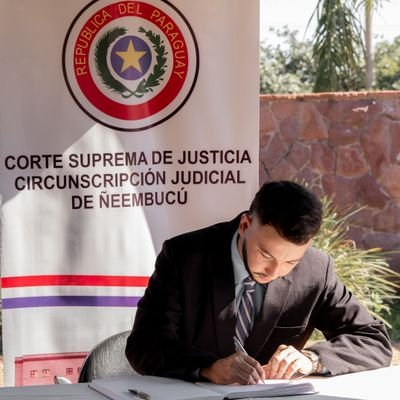 Lawyer. ⚖
Libertarian. 🐍
Director of @issospilar 👨🏻💼
Colegio Italiano Santo Tomás 🇮🇹
Universidad Nacional de Pilar 👨🏻🎓
I love 🏀