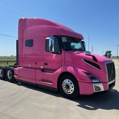 Trucker doing trucker stuff. SW KS via the Buckeye.