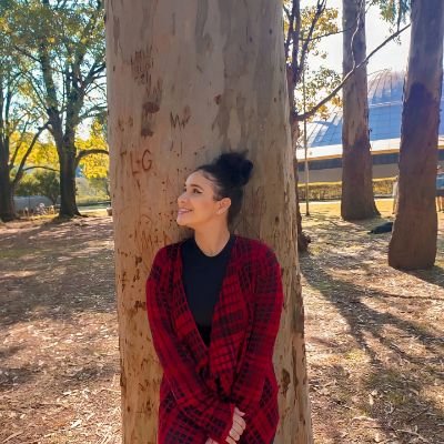 💫 Estou iniciando minha jornada na área de UI/UX Design, aprendendo por conta própria e aproveitando todas as oportunidades de estudo.💫