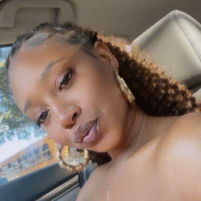 We Make Love To Trap Music On Sunday’s 💙 #PrettyHigh