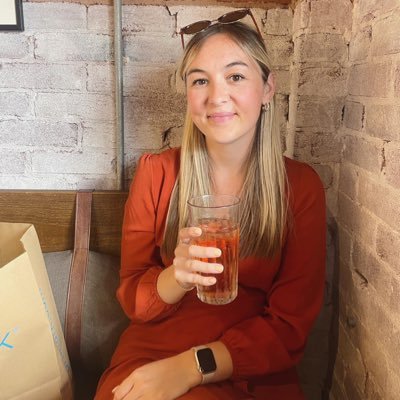 RosieCurtis_'s profile picture.