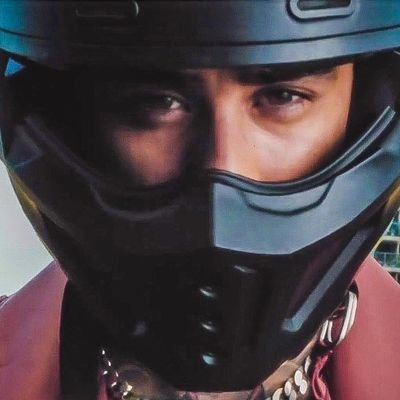 memoriesoffer's profile picture. Tal vez en el trabajo no hago nada, pero estoy en el top 3 de los más guapos (solo somos 2)