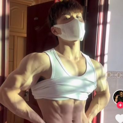 wenyu778's profile picture. 田径体育生 上翘🐔 打桩机爱好:健身 打球 有事请直接私信（推广私信）