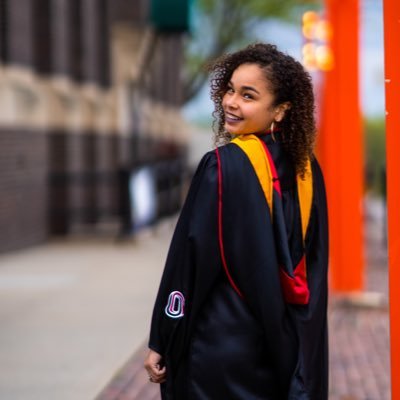 heymisstrotter's profile picture. 🪄 4th & 5th Multi-grade Magic • ♥️ UNO CADRE 2018 • 👩🏽‍🏫 Omaha Public Schools • ✏️ Instagram: @heymisstrotter