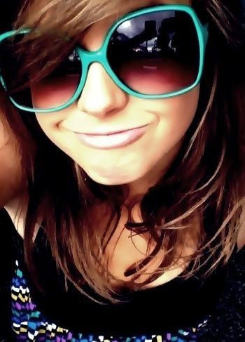 Sou aquela que odeia ter menos de 140 caracteres pra escrever ¬¬' Siga-me os bons!
