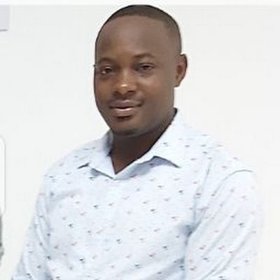 François Lelano, journaliste du site https://t.co/f25aRpMJ7i. De nationalité guinéenne.
