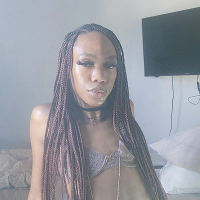 (18) 💦💧just a smol gamer girl tryna post some sexy pics online @ #+ lover of big cock and even bigger cups of coffee Hot Haus s2