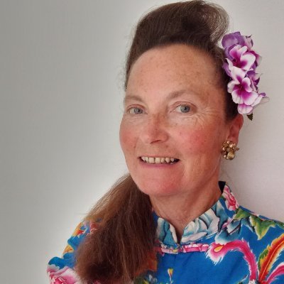 Poet & performer. Battery Rocks (July 24, Seren). Winner of Arthur Welton Award, Keats-Shelley Prize & Saboteur Award. PhD @GoldsmithsUoL Also on Insta.