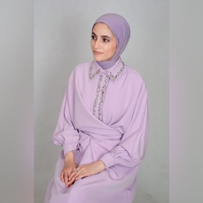 أنا بَدي طير ، ما حدا بيلغي جناحاتي 🕊️ فلســـــطينيـــــة من اللـــــد ❤️🇵🇸✌🏼 ٢٦ ربيعاً 🤍 Graphic design 💻