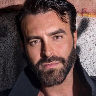 Comunicador social. Actor y cantante venezolano. Sapiosexual 🏳️🌈