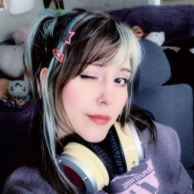 🇨🇦 Cosplayer, Retro Gamer, and Certified Digital Girl 💿 watch me live ➜ https://t.co/Ytp6gkrDs4 Business: rottenpapi@nani.gg