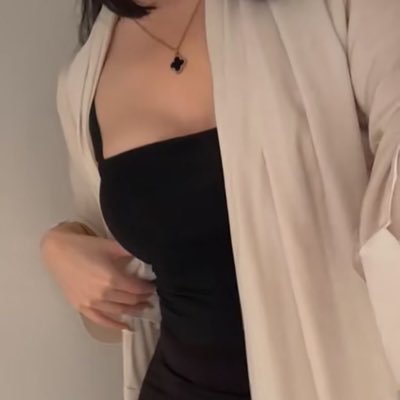 aljamilasara's profile picture. عمانية جميلة و نظامي كاش 🇴🇲🔞
