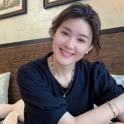 Taishin Bank Singapore Branch as Auditor
A 40-year-old aunt from Taipei who works as an auditor at Taishin Bank in Singapore.
