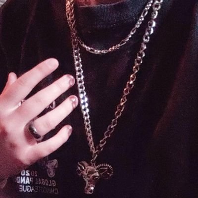 wynncityco's profile picture. I wear all of my heart on my sleeve
I'll take what I believe, and I'm hidin' it