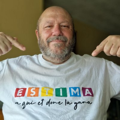 ahora mas que nunca.
Estima a qui et done la gana.
Ama a quien te de la gana
No pierdo el tiempo en discusiones con fachas, directamente los bloqueo.